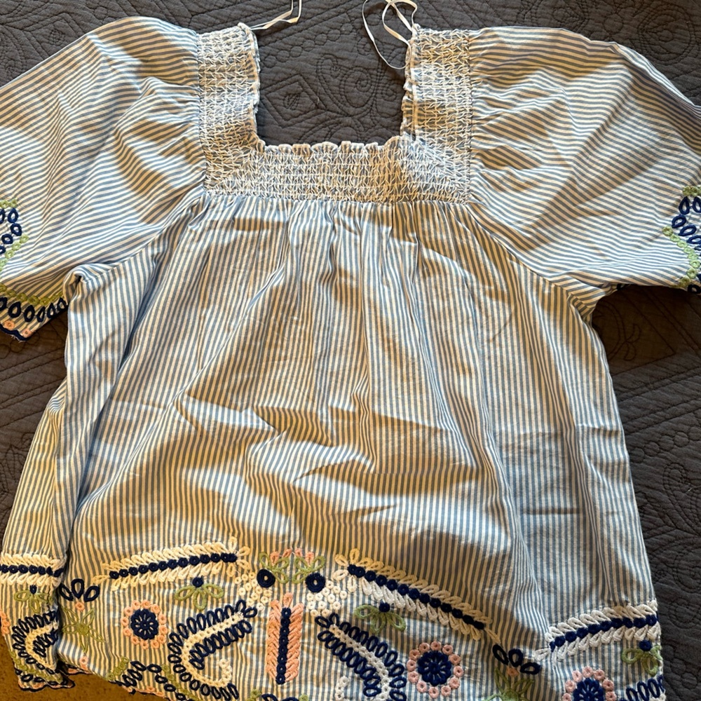 Crown and ivy blouse